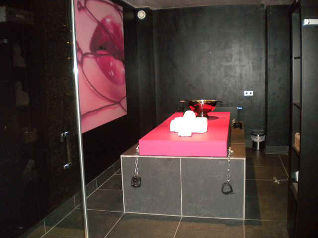 2018-Fantasy  ROOM 054.jpg (39804 bytes)